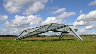 Stalen platform over Friese sloot