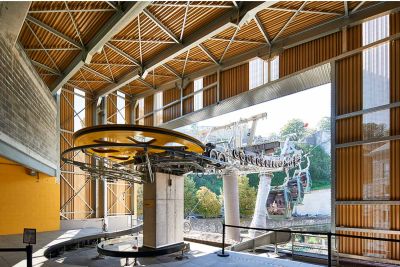 Goudkleurige stalen gevels voor Naamse kabelbaan voor een buitengewoon project